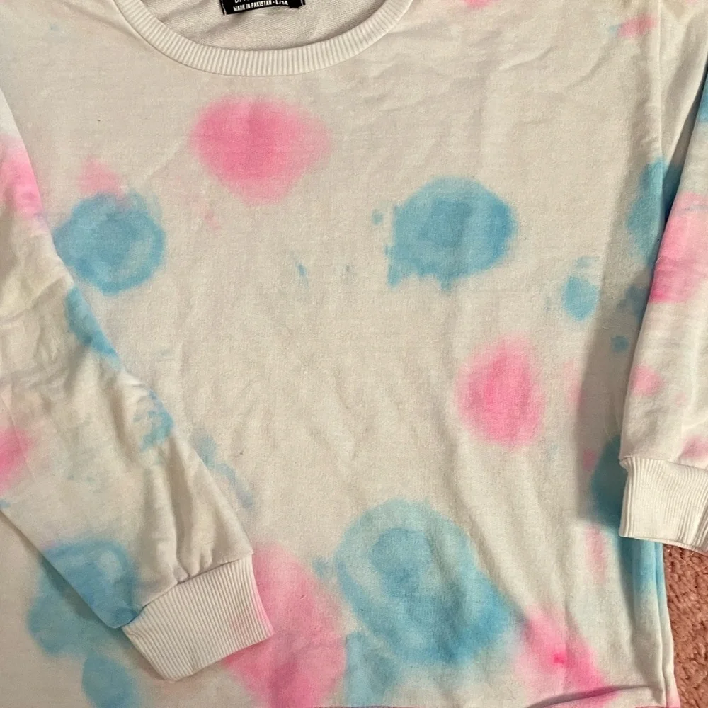 NWOT- Girls Large whimsical, tie-dyed, soft breathable sweatshirt